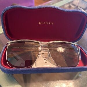 Gucci Navigator Frame Sunglasses for Men